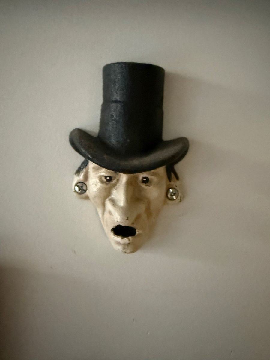 Lot 129 — Top Hat Face, Cast Iron Wall Piece - Image 2