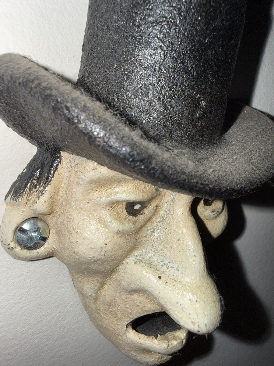 Lot 129 — Top Hat Face, Cast Iron Wall Piece - Image 4
